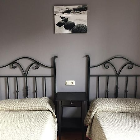Hotel Pension Las Barqueras Llanes Esterno foto